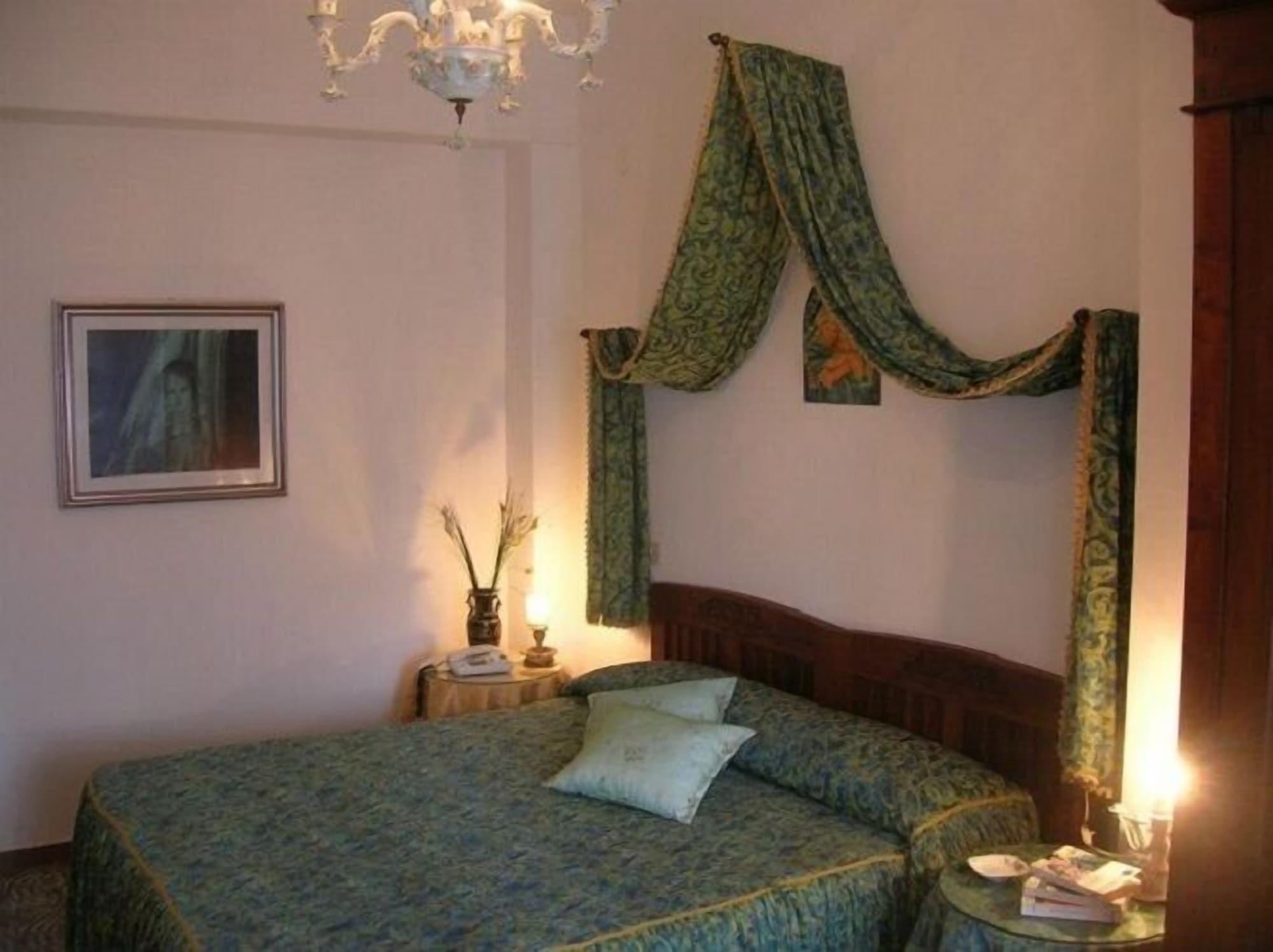 Rosati Hotel 3*